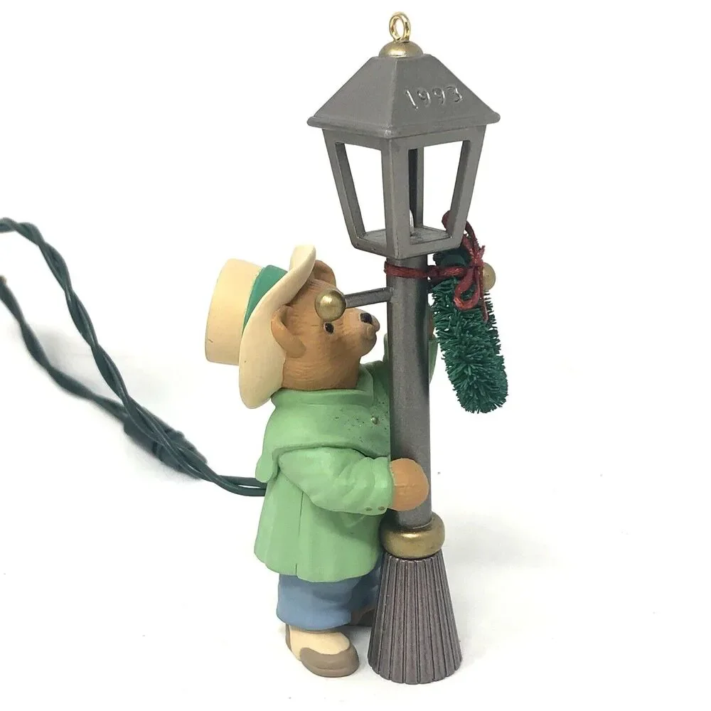Hallmark Keepsake Magic Light Ornaments Feathered Friends Watch Owl Lamplighter